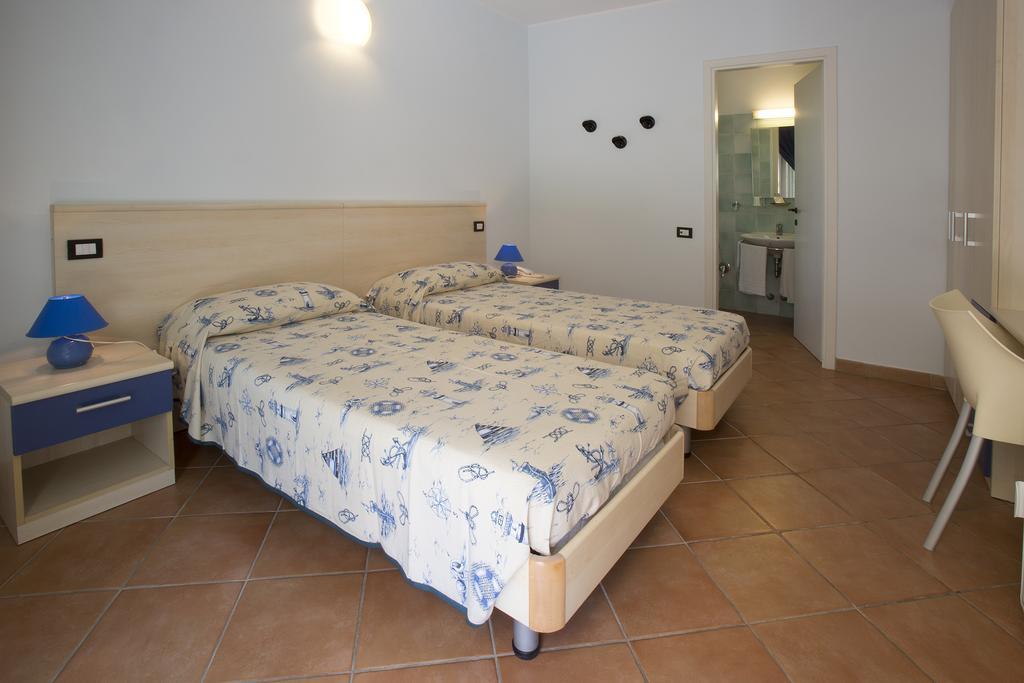 Hotel Vila Bahia Numana Chambre photo
